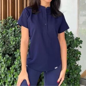Figs Women's Navy 2 shirt set
